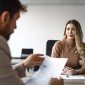'Quit Tok', la moda viral de dejar el trabajo en vivo y que cambia el mítico «estás despedido»