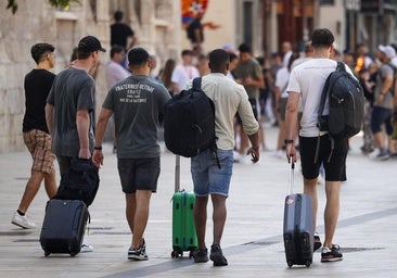 Los empresarios animan a los gobiernos a tomar «decisiones valientes» contra los pisos turísticos