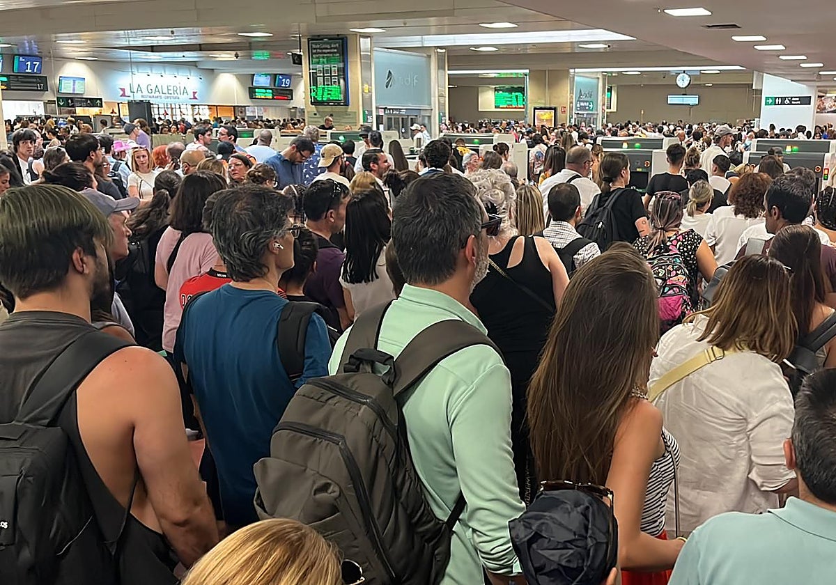 Aglomeraciones el pasado lunes en la estación de Chamartín