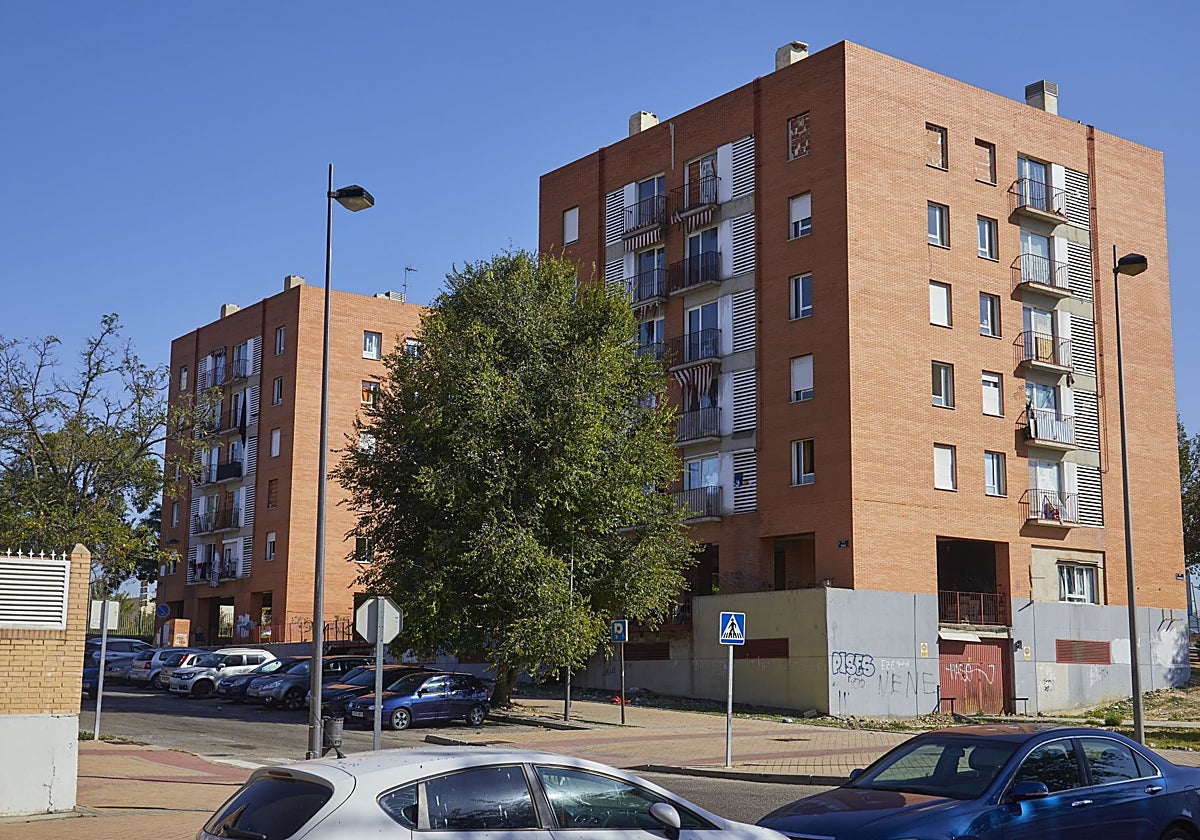 Imagen de archivo de dos edificios propiedad de la Sareb en 2023