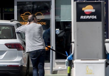 Los carburantes tocan nuevos mínimos de año ante la operación retorno de las vacaciones de verano