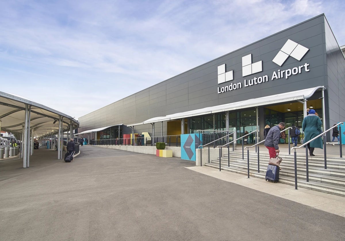 Aeropuerto de Luton, cercano a Londres