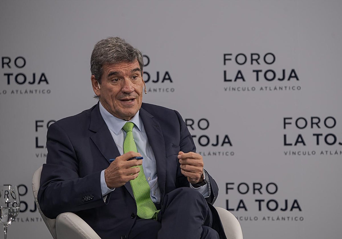 El gobernador Escrivá, en el Foro la Toja