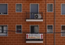 Las plazas en pisos turísticos se disparan un 17% y duplican ya a las de los hoteles en Málaga y Valencia