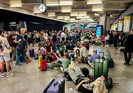 Renfe suspende una veintena de trenes tras la incidencia en el túnel entre Atocha y Chamartín