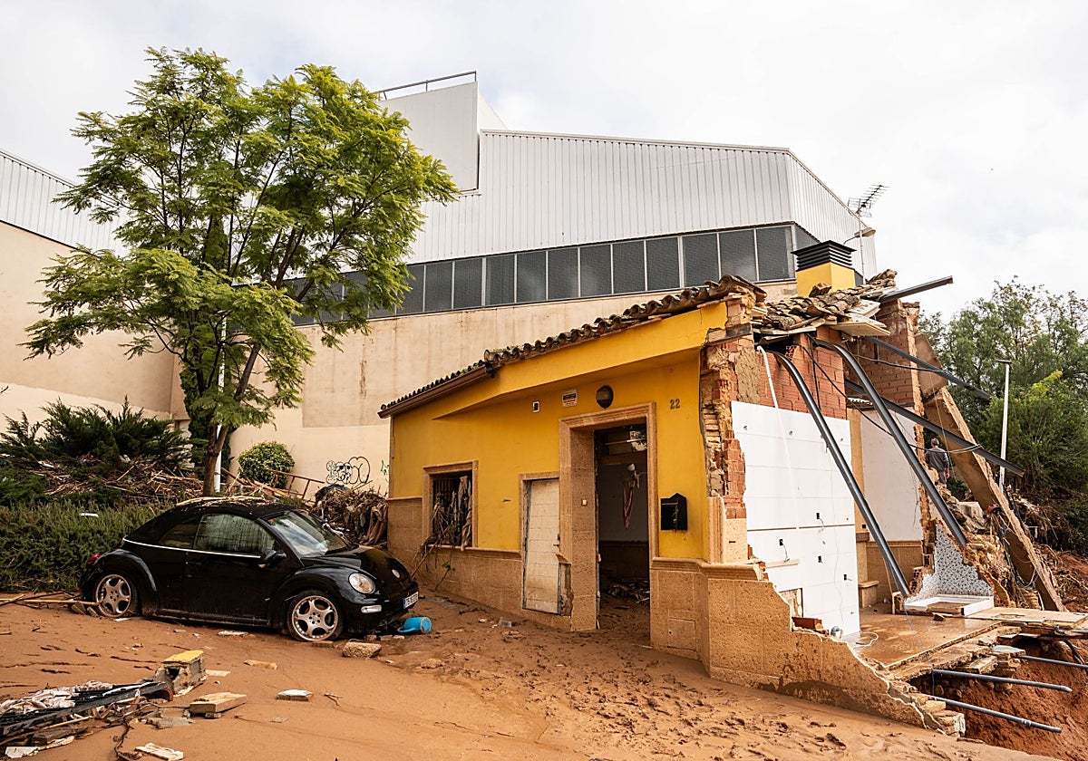 Una casa derrumbada en Picaña (Valencia)