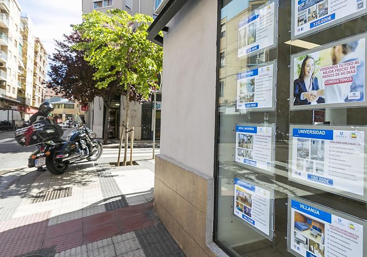 Escaparate de una inmobiliaria