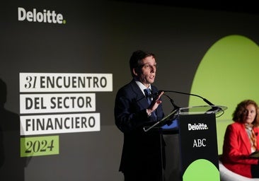 El alcalde de Madrid reclama estabilidad fiscal para la banca