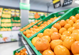 La DANA en España obliga a algunos vendedores británicos a encontrar alternativas en el hemisferio sur para comprar naranjas o caquis