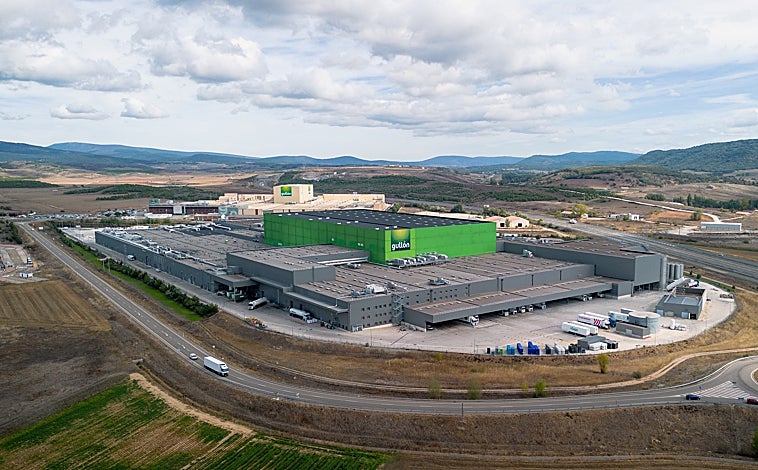 Imagen principal - Los secretos para cumplir un siglo en plena forma