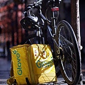 La matriz de Glovo calcula en 100 millones el coste de contratar a los repartidores