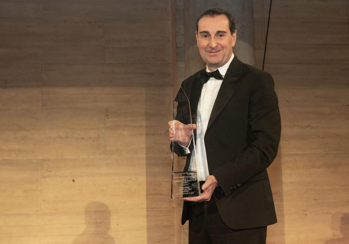 Mango CEO'su Toni Ruiz, Trump'ın tarifelerinden korkmadan New York'ta ödül aldı: “Uyum sağlayacağız”