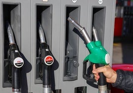 El precio de los carburantes se mantiene estable en plenas vacaciones de Navidad