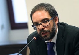 Óscar Puente coloca a su afín Álvaro Fernández Heredía en la presidencia de Renfe