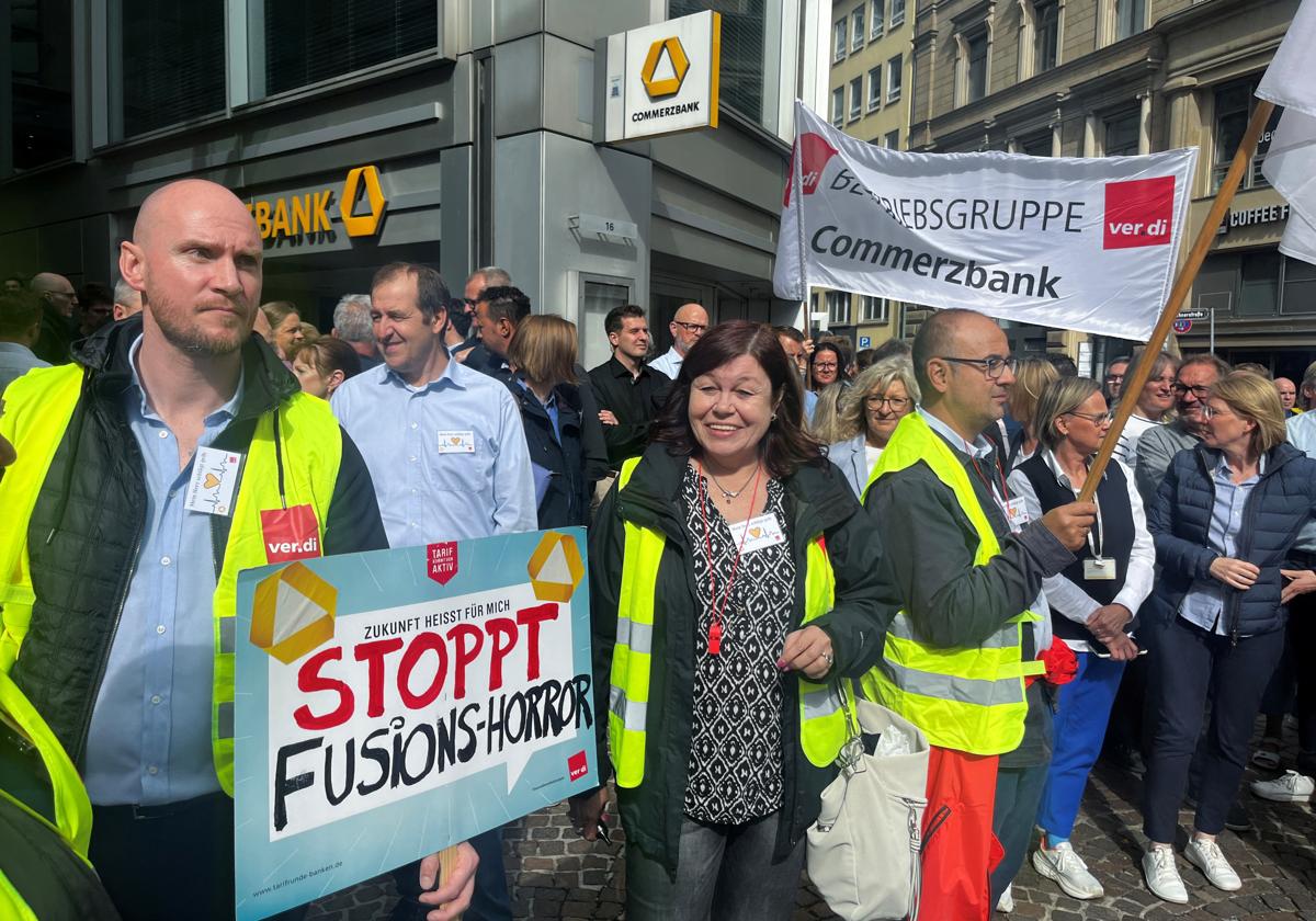 Trabajadores de Commerzbank protestan por la opa de Unicredit