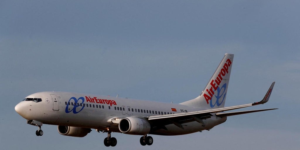 Air Europa avisa a sus clientes de que los 'hackers' podrían estar «cometiendo actividades delictivas» con sus datos, tras el ciberataque del año pasado