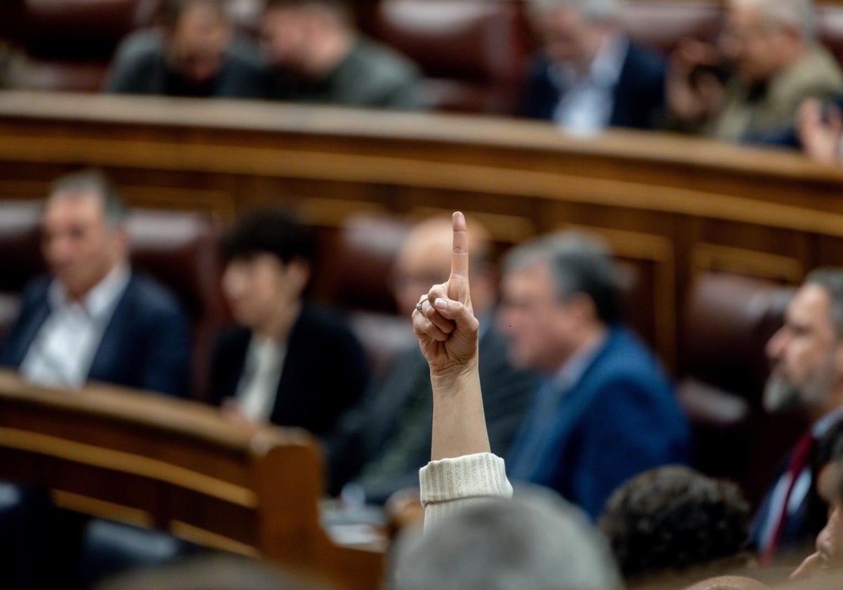 El Congreso ha aprobado una propuesta del PP para instar al Gobierno a que posponga el cierre nuclear