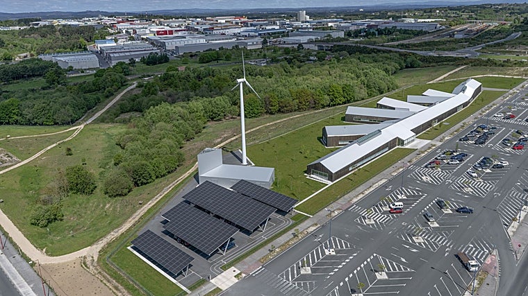 Sede de Norvento Enerxía en Lugo, que desde hace ocho años se alimenta a través de una microrred con renovables y baterías