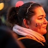 Una activista en una manifestación contra la guerra de Ucrania en Copenhague