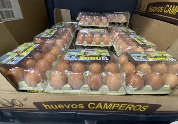 Huevos de gallina en un supermercado en Alicante