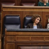 La vicepresidenta primera y ministra de Hacienda, María Jesús Montero, con Yolanda Díaz