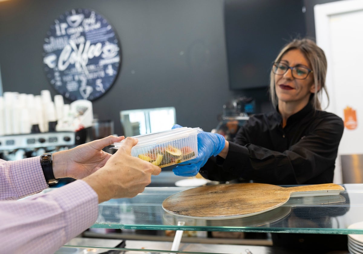 La hostelería y restauración informarán a los consumidores de que pueden llevarse la comida que les ha sobrado