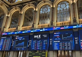 La Bolsa española se vuelve a teñir de rojo: cae más de un 6% lastrada por la banca