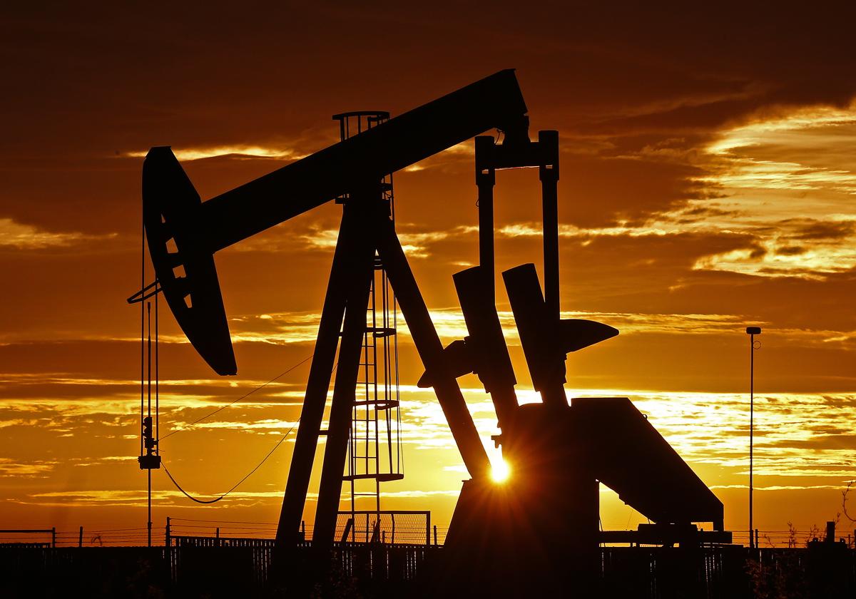 Desplome del precio del petróleo