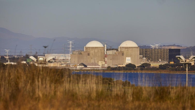 Las centrales nucleares paran su actividad en España por los altos impuestos