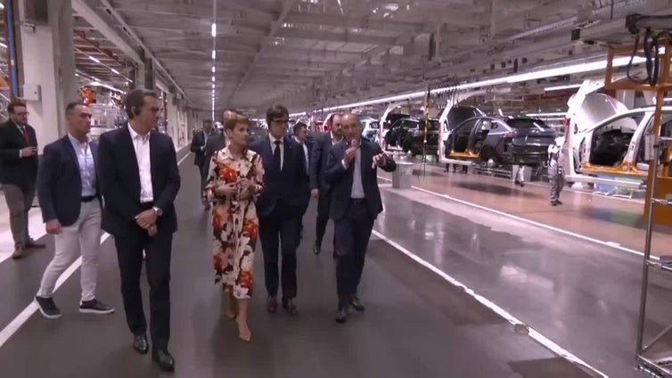 Illa y Chivite visitan las instalaciones de Volkswagen Navarra
