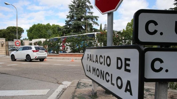 Los funcionarios llevan la protesta por los salarios a Moncloa