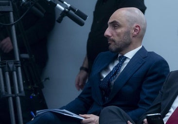 Crisis interna en Indra por la potencial compra del grupo Escribano: dimite el consejero Luis Abril