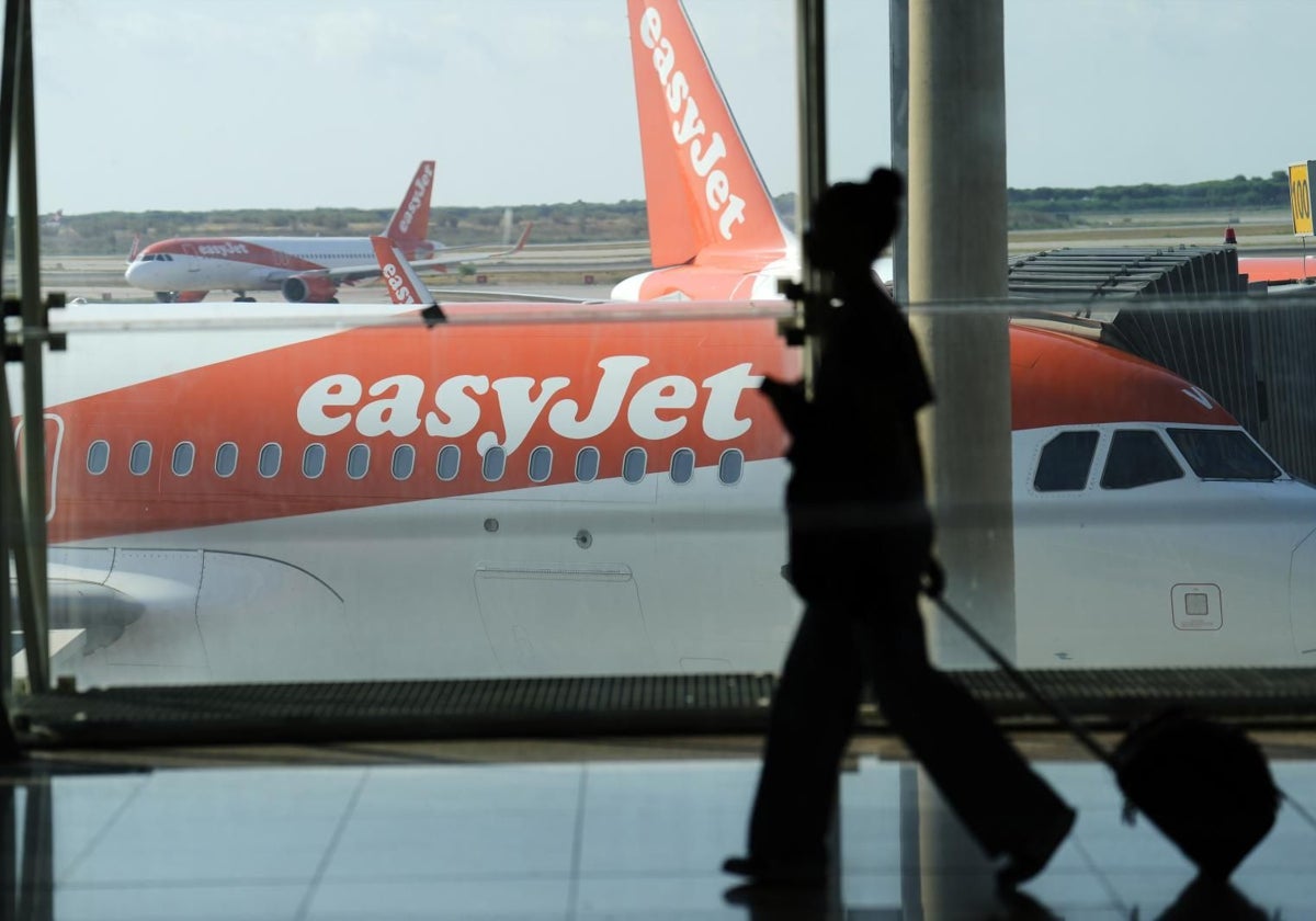 Avión de Easyjet en el aeropuerto de Barcelona-El Prat
