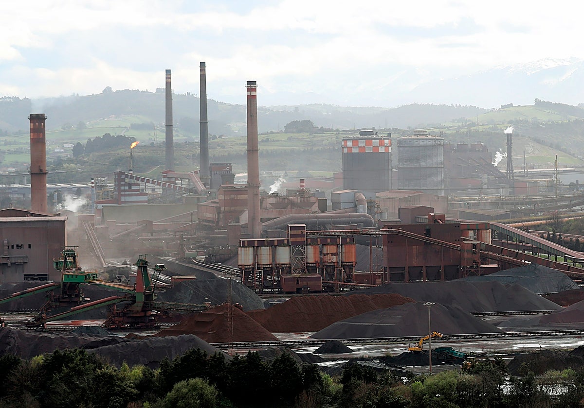 Instalaciones de la siderúrgica ArcelorMittal en Veriña (Gijón)