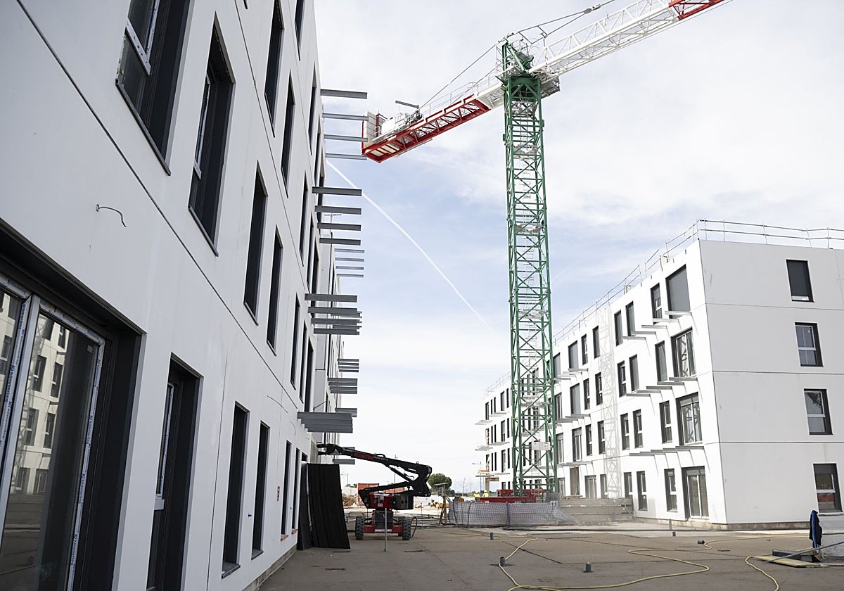 Edificios de viviendas en construcción