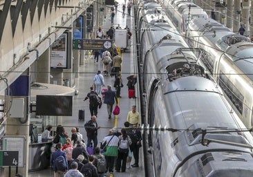 Competencia rechaza la petición de Adif de impedir circular a dos AVE acoplados cuando las estaciones estén repletas