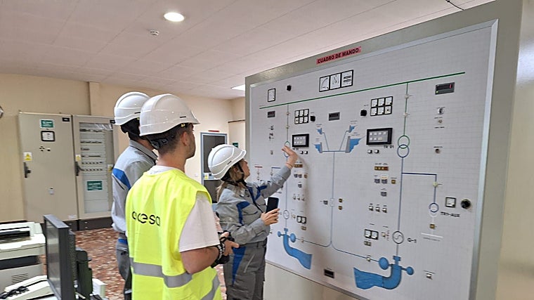 Sala de mando de la central de Eriste, comprada por Endesa. Su operación se realiza en remoto desde el centro de control de esta empresa en Lérida