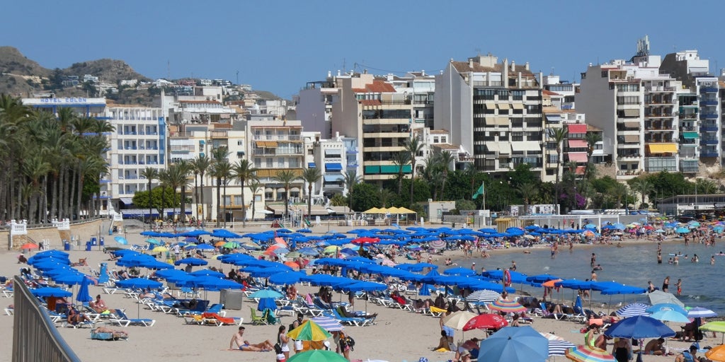 La escasez de vivienda dispara los precios en las costas españolas