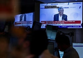 Powell culpa a los aranceles de Trump de no haber podido bajar los tipos de interés