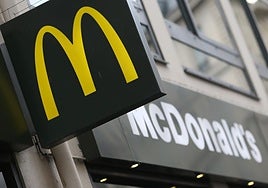 Mcdonald's busca más de 6.500 trabajadores para este verano en España: no hace falta tener estudios