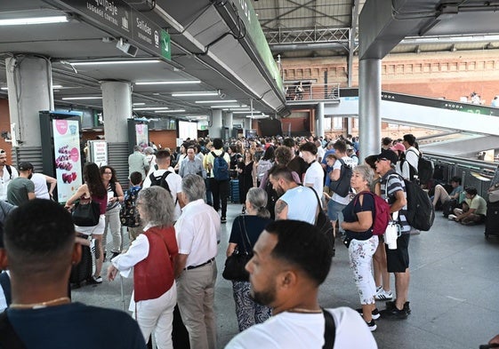 Adif señala a Ouigo como origen de la sobrecarga de tensión que paralizó el AVE Madrid-Andalucía