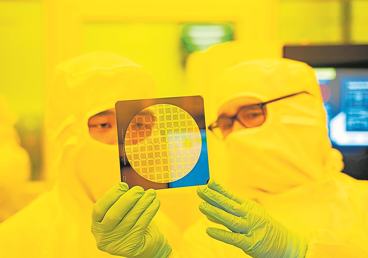 Sala blanca de nanoGUNE, un espacio limpio en el que el control de partículas en aire está estrictamente controlado para garantizar el buen resultado de los procesos de nanofabricación que se llevan a a cabo en la misma