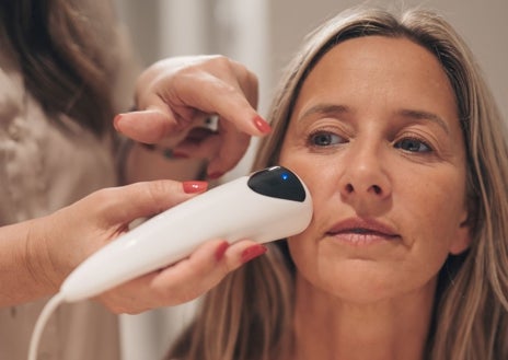 Imagen secundaria 1 - Diversos tratamientos en las instalaciones de Palasiet Wellness Clinic&Thalasso, un centro que es referencia en la aplicación de la tasaloterapia