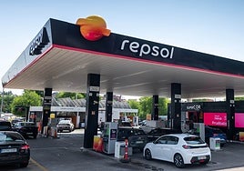 Repsol recorta un 63% su beneficio por las tensiones arancelarias y el impacto del apagón