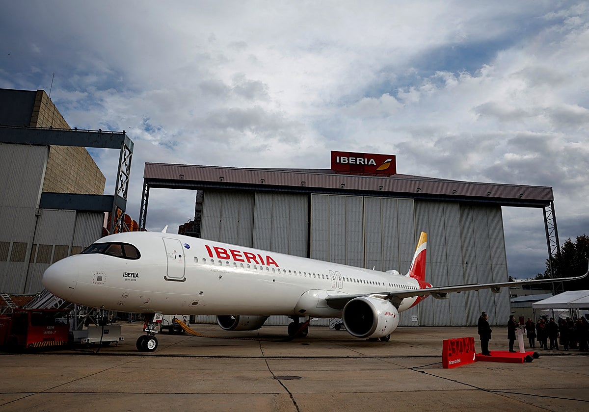 Un avión A321 XLR de Iberia en el aeropuerto de Madrid-Barajas