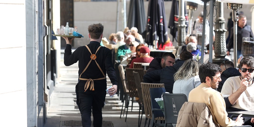 Los contratos firmados en la hostelería bajan un 1,5% en el primer semestre pese al auge del turismo