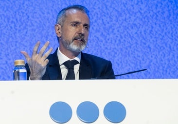 Dudas entre las telecos tras liberar la CNMC a Telefónica de la obligación de compartir su fibra