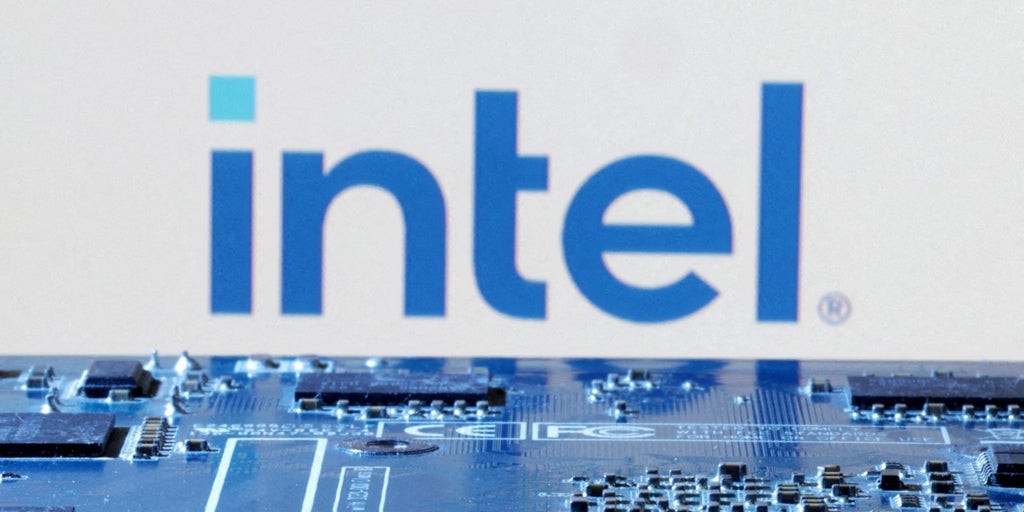 Amerika Birleşik Devletleri, Intel'in başkentine girmek için müzakere ediyor ve teknolojik olanı borsada çekim yapıyor