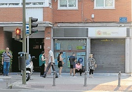 La odisea de quedar en paro a los 50: «Te hacen sentir que no vales»