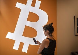 La banca entra al negocio 'cripto' con la capitalización del mercado en récord